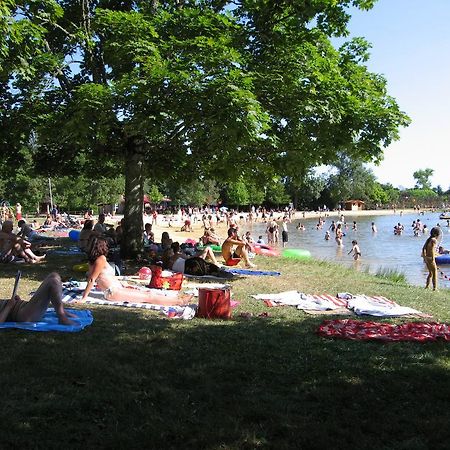 Côté plage Aubeterre-sur-Dronne Exterior foto